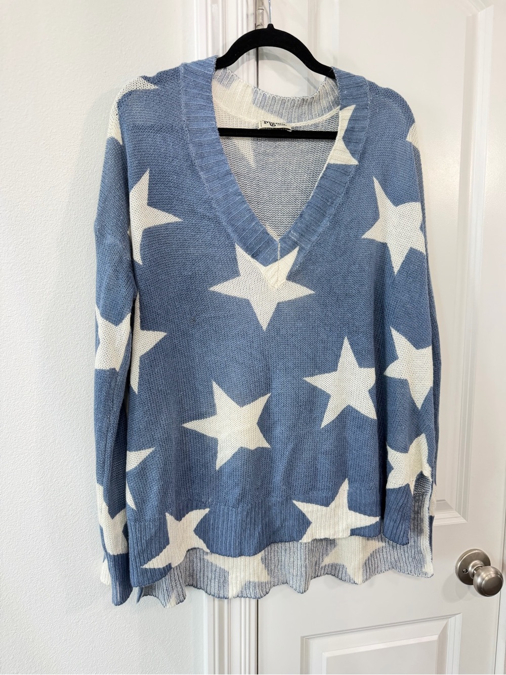 Show Me Your MuMu Blue and White Star V-Neck Sweater